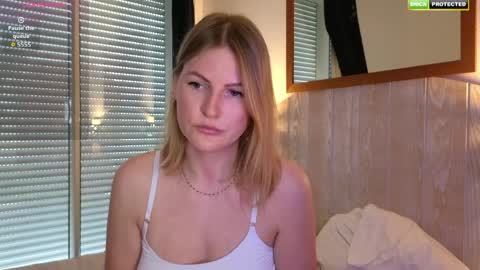 Misslucci online show from 04-22-26, 08:39