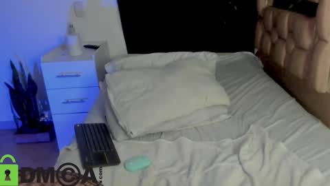 Snapshot of misslucye_robbie chatting on 01-05-25, 07:49 Lucye Robbie online show from 01-05-25, 07:49