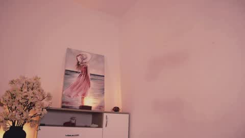 Snapshot of misslullu chatting on 09-13-25, 04:23 Lullu online show from 09-13-25, 04:23