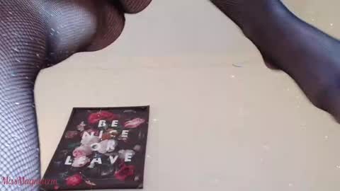 Snapshot of missmagnetizm chatting on 10-21-25, 08:59 Vi online show from 10-21-25, 08:59