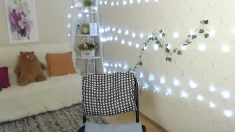 Snapshot of missmelons_ chatting on 12-07-24, 04:03 Li online show from 12-07-24, 04:03