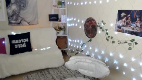 Snapshot of missmelons_ chatting on 01-10-25, 03:06 Li online show from 01-10-25, 03:06