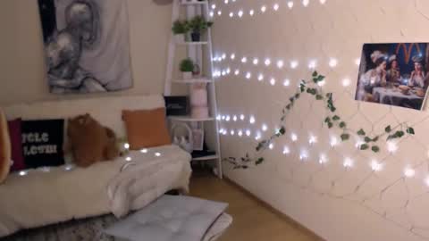 Snapshot of missmelons_ chatting on 09-25-25, 01:48 Li online show from 09-25-25, 01:48