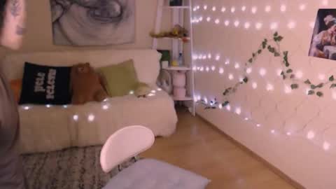 Snapshot of missmelons_ chatting on 11-11-25, 02:39 Li online show from 11-11-25, 02:39