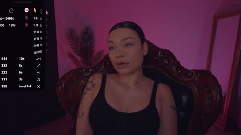 Snapshot of missmerciless chatting on 02-08-25, 06:33 LUXXANDRA online show from 02-08-25, 06:33