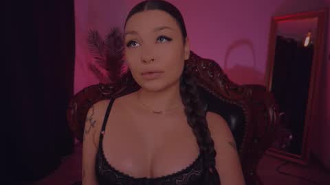 Snapshot of missmerciless chatting on 02-24-25, 06:05 LUXXANDRA online show from 02-24-25, 06:05