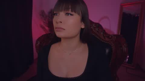 Snapshot of missmerciless chatting on 02-25-25, 08:25 LUXXANDRA online show from 02-25-25, 08:25