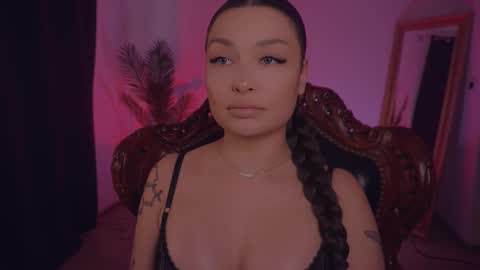 Snapshot of missmerciless chatting on 02-26-25, 09:21 LUXXANDRA online show from 02-26-25, 09:21