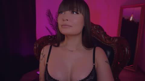 Snapshot of missmerciless chatting on 03-01-25, 09:29 LUXXANDRA online show from 03-01-25, 09:29