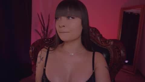 Snapshot of missmerciless chatting on 03-09-25, 10:08 LUXXANDRA online show from 03-09-25, 10:08