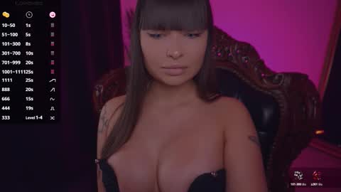 LUXXANDRA online show from 10-28-25, 07:01