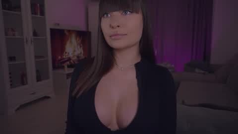 LUXXANDRA online show from 02-17-26, 08:55