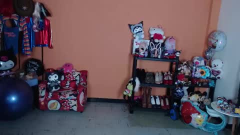 Miss Mia online show from 11-21-25, 09:13