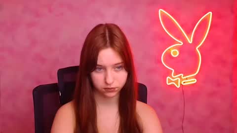 Mia online show from 12-04-25, 01:09