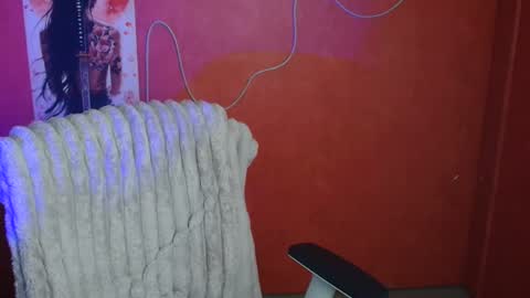 Mia online show from 04-24-26, 11:29