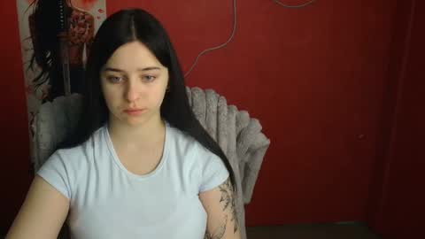 Mia online show from 04-26-26, 11:08