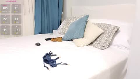 Snapshot of missmiamor chatting on 12-30-24, 09:50 Mia online show from 12-30-24, 09:50