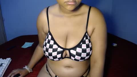 mimmi online show from 01-29-25, 02:21