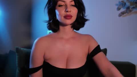 Snapshot of missmirandagd chatting on 10-18-25, 12:50   online show from 10-18-25, 12:50