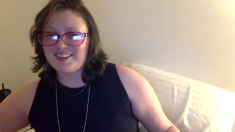 Snapshot of missmistressmal chatting on 06-18-26, 01:39 missmistressmal online show from 06-18-26, 01:39