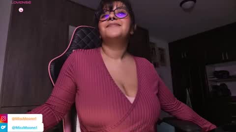 MissMoon online show from 09-11-25, 02:00