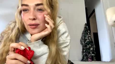 Miss Natural online show from 06-10-26, 01:32