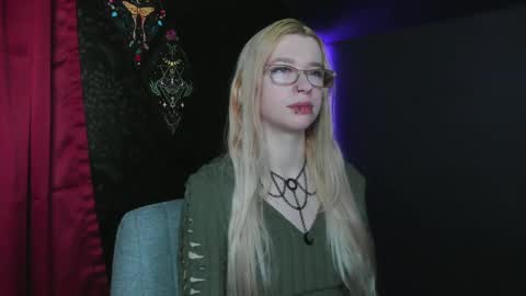 Mistress Nikki Vill online show from 02-11-25, 08:20