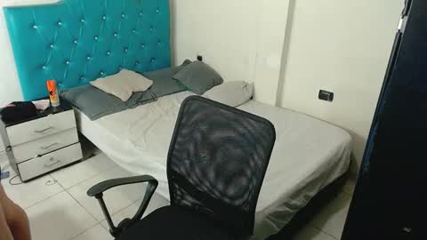 Snapshot of misspurple4 chatting on 09-23-25, 07:06 kassandra online show from 09-23-25, 07:06