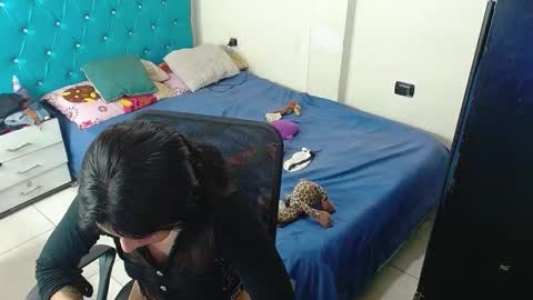 Snapshot of misspurple4 chatting on 10-16-25, 12:55 kassandra online show from 10-16-25, 12:55