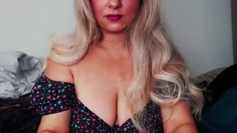 Missqueen1416 online show from 03-08-25, 08:57