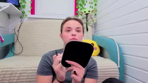 Snapshot of misss_viki chatting on 11-09-25, 06:01 . online show from 11-09-25, 06:01