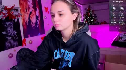 Snapshot of misss_viki chatting on 12-14-25, 06:41 . online show from 12-14-25, 06:41