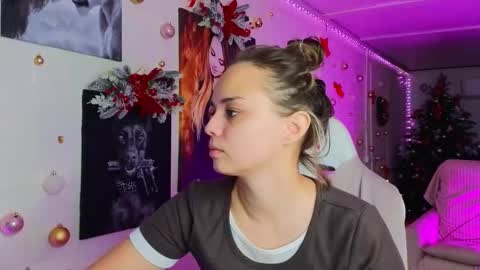 Snapshot of misss_viki chatting on 12-18-25, 06:41 . online show from 12-18-25, 06:41