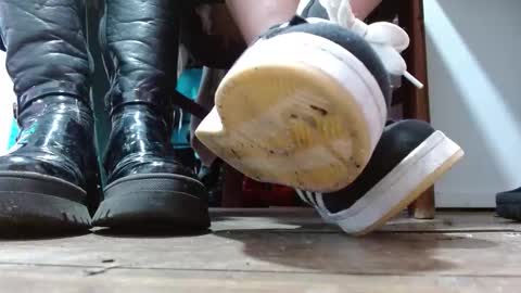 TELL ME MISS online show from 02-11-26, 05:18