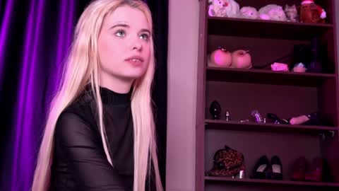 Misss Lola Angel online show from 01-06-25, 05:16