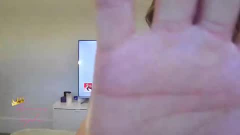 Snapshot of misssophie2004 chatting on 09-15-25, 06:35     online show from 09-15-25, 06:35