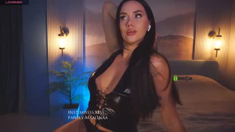 Snapshot of missss_kiss chatting on 10-15-25, 07:14 Missss kiss online show from 10-15-25, 07:14