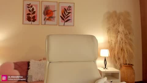Snapshot of missvaleriaa chatting on 03-19-26, 12:53 Valeria Davila online show from 03-19-26, 12:53