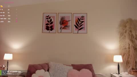 Snapshot of missvaleriaa chatting on 04-09-26, 12:43 Valeria Davila online show from 04-09-26, 12:43