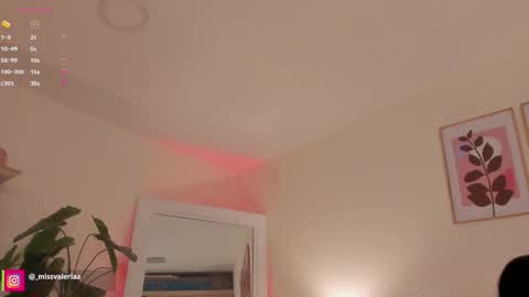 Snapshot of missvaleriaa chatting on 04-10-26, 01:05 Valeria Davila online show from 04-10-26, 01:05