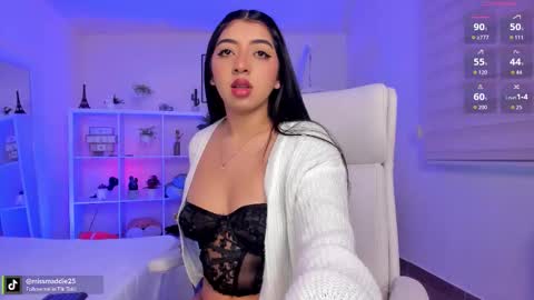 Mafe Jimenez online show from 10-23-25, 01:32
