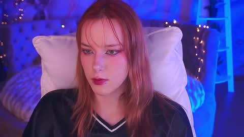 MissVelora online show from 11-19-25, 09:37