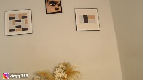 missvirggii online show from 09-18-25, 11:29