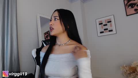 missvirggii online show from 10-04-25, 09:57