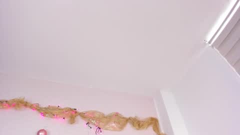 Pau OFmissweetpeach online show from 12-14-25, 07:29