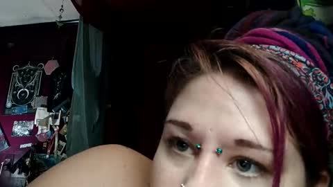 Snapshot of missxmoth444 chatting on 11-14-25, 04:22 missxmoth444 online show from 11-14-25, 04:22