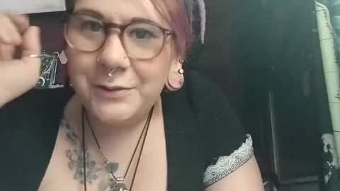 Snapshot of missxmoth444 chatting on 11-16-25, 11:21 missxmoth444 online show from 11-16-25, 11:21