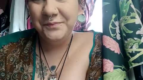 Snapshot of missxmoth444 chatting on 11-19-25, 06:30 missxmoth444 online show from 11-19-25, 06:30