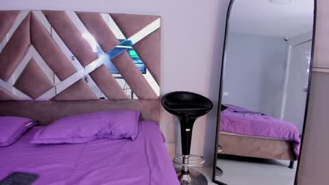 Snapshot of missy_davis chatting on 02-03-25, 07:42 Miss online show from 02-03-25, 07:42