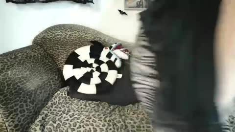 Snapshot of missy_dee chatting on 10-05-25, 04:44 Missy Dee online show from 10-05-25, 04:44